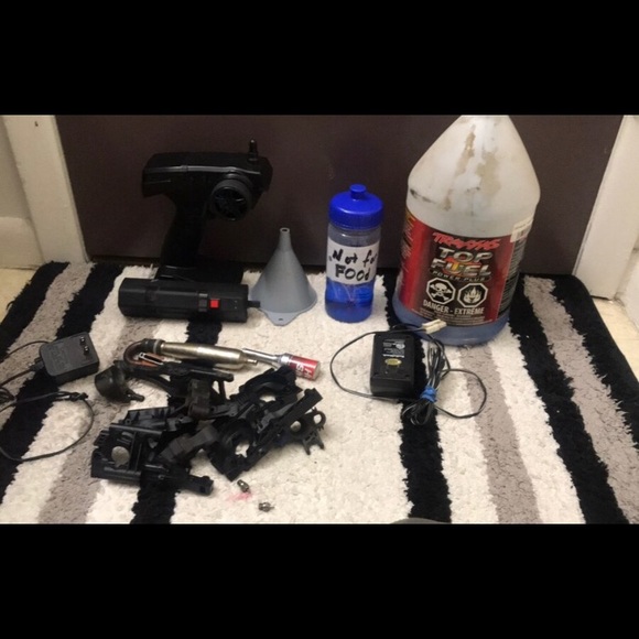 Nitro rc car - Picture 2 of 2